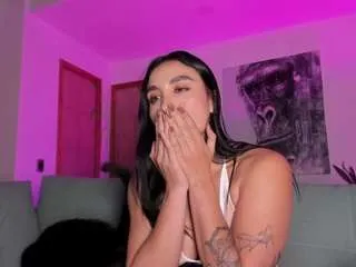 Freechat sophievelezz on CamSoda