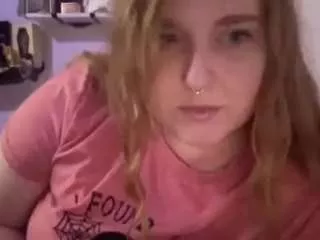 Offline thickgingergoddess on CamSoda