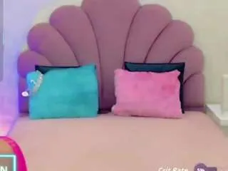 Freechat valeria-pricess on CamSoda