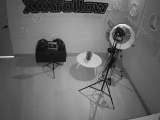 Offline voyeurcam-jb-xfollow on CamSoda