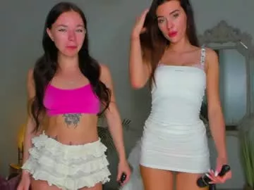 Freechat aria_muv on Chaturbate