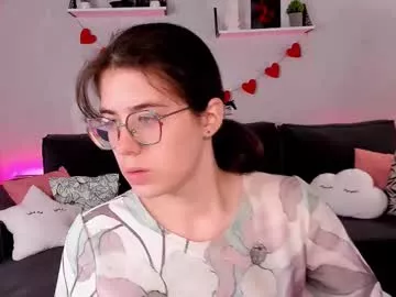 Freechat bellacaress on Chaturbate