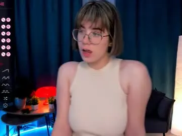 Freechat bellacaress on Chaturbate