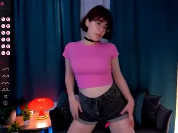 Freechat bellacaress on Chaturbate