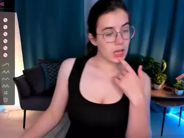 Freechat bellacaress on Chaturbate