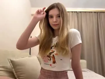 chloe_show — I'm Chloe ^^  | Goal: Shorts Out + Stockings ^^ [1111 tokens left] #new #shy #petite #teen #18