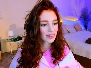 Freechat christinaconteeree on Chaturbate