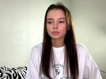 hoaarisa — Goal: Tease with my new top I'm Sofia your Welcome! I'm new here!   #new #shy #skinny #teen #18 [130 tokens remaining]