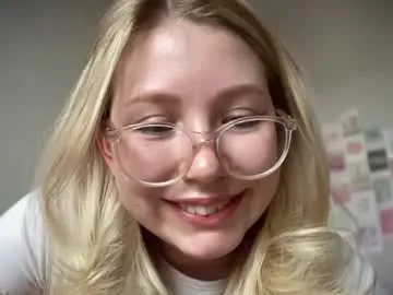 Freechat horney_audrey on Chaturbate