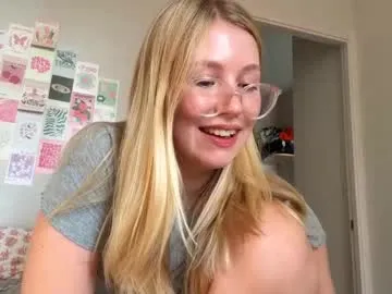 Freechat horney_audrey on Chaturbate