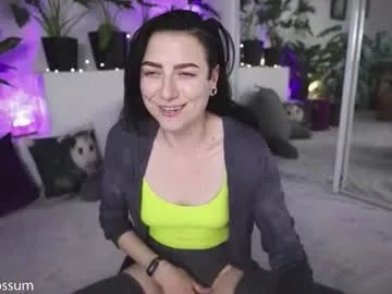 Freechat levity_opossum on Chaturbate