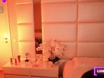 Away lilly_colins on Chaturbate