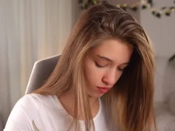 Freechat little_poetry on Chaturbate