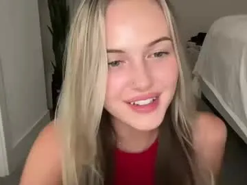 Freechat luvaimee on Chaturbate