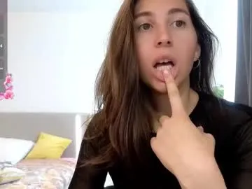 Freechat marrycolins on Chaturbate