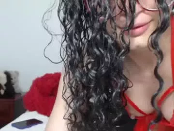 petite_kurly_qt on Chaturbate