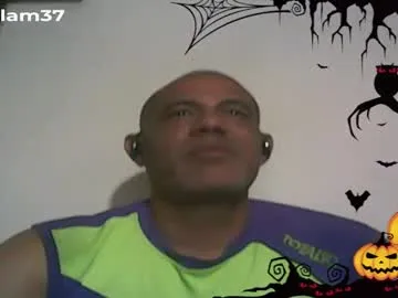 retlam37 on Chaturbate