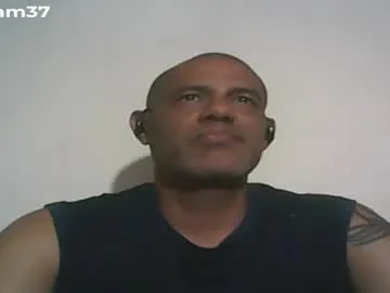 retlam37 on Chaturbate