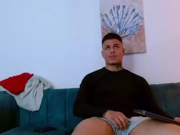 Freechat straight__friends on Chaturbate