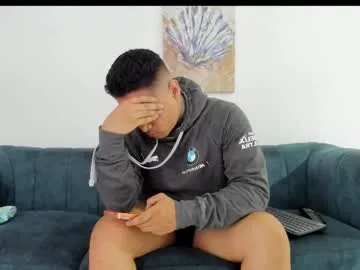 Freechat straight__friends on Chaturbate