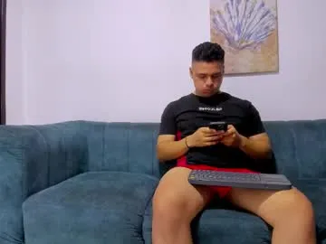 Freechat straight__friends on Chaturbate