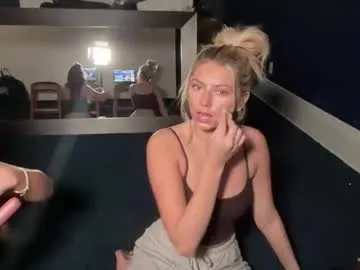 summerclarke2 on Chaturbate