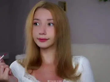 Freechat sunnmoonn on Chaturbate