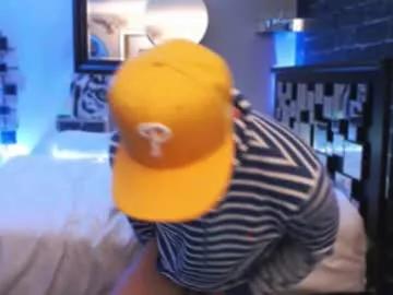 Tommy_knuckles from Chaturbate