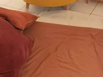 Freechat yulladao on Chaturbate