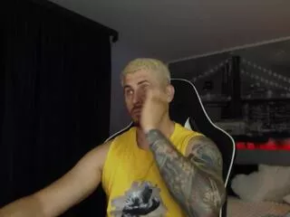 Offline andy_nice on Flirt4Free