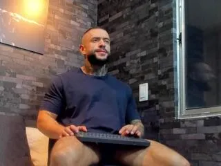 Offline bruce_dallas on Flirt4Free