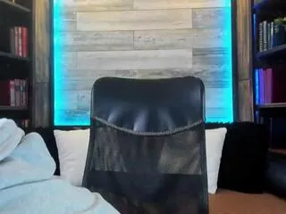 Offline donovan_desmond on Flirt4Free