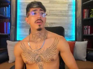 Offline donovan_desmond on Flirt4Free