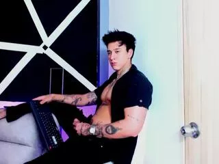 Offline justin_fuller on Flirt4Free