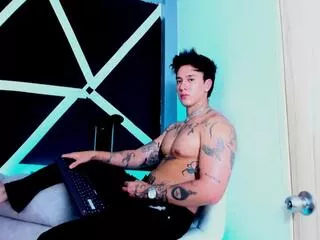 Offline justin_fuller on Flirt4Free