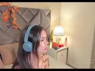 Freechat leiza_thompson on Flirt4Free