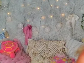 Freechat lily_rooney on Flirt4Free