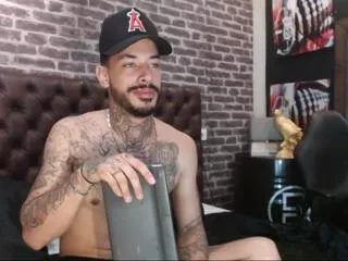 Freechat rocky_millan on Flirt4Free