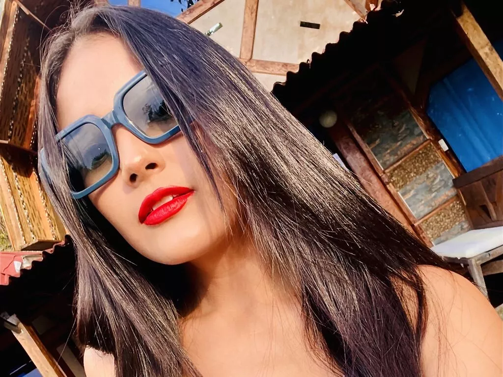 LiveJasmin AlisonColemans is Freechat AlisonColemans — Well what do I like the most? You hahaha, I love sincere, chivalrous, honest men, a good talk and sensual kisses, those you can take them where you give them haha