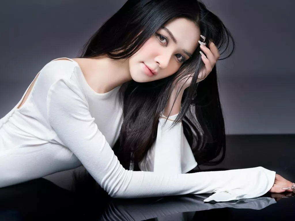 LiveJasmin AnnaErena is Freechat AnnaErena — teasing, mischief as well as interactive toys will make me feel warm and wet.will you help me get juice ?