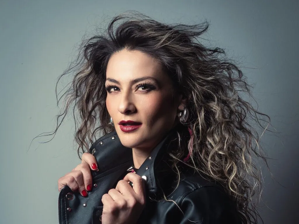 LiveJasmin AryTorres is Freechat AryTorres — I am fascinated by music, I am an animal lover, a curious fact is that I am fascinated by painting.