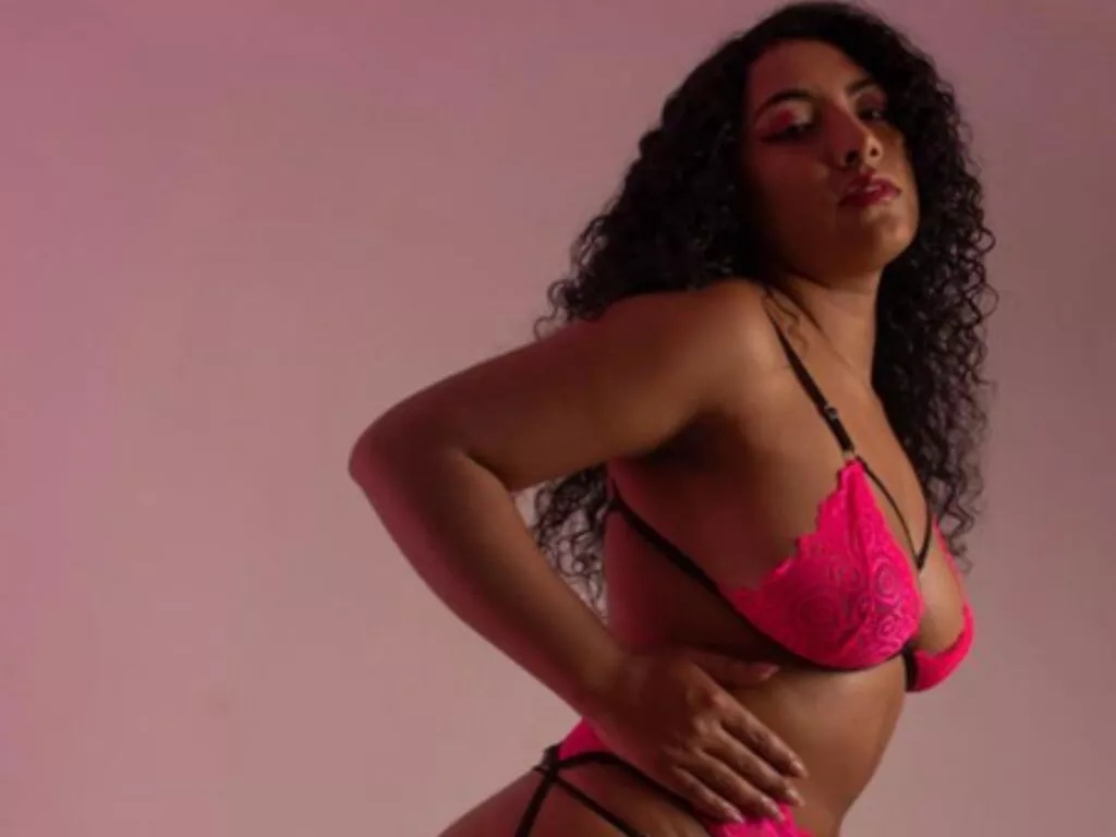 CamilaVelazco — I seek to have wonderful conversations and have fun with you, do not hesitate to tell me about your fantasies, we can come true together and enjoy great adventures.