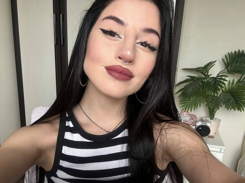 LiveJasmin DianaRaysn is Freechat DianaRaysn — Respect first of all: treat with love and good vibrates all people in the room. No demands: if you want something, ask for it with respect :)