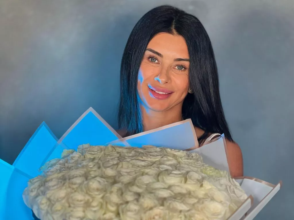 LiveJasmin EmmaLevis is Freechat EmmaLevis — I appreciate honest people with strong values, great personality and intelligent