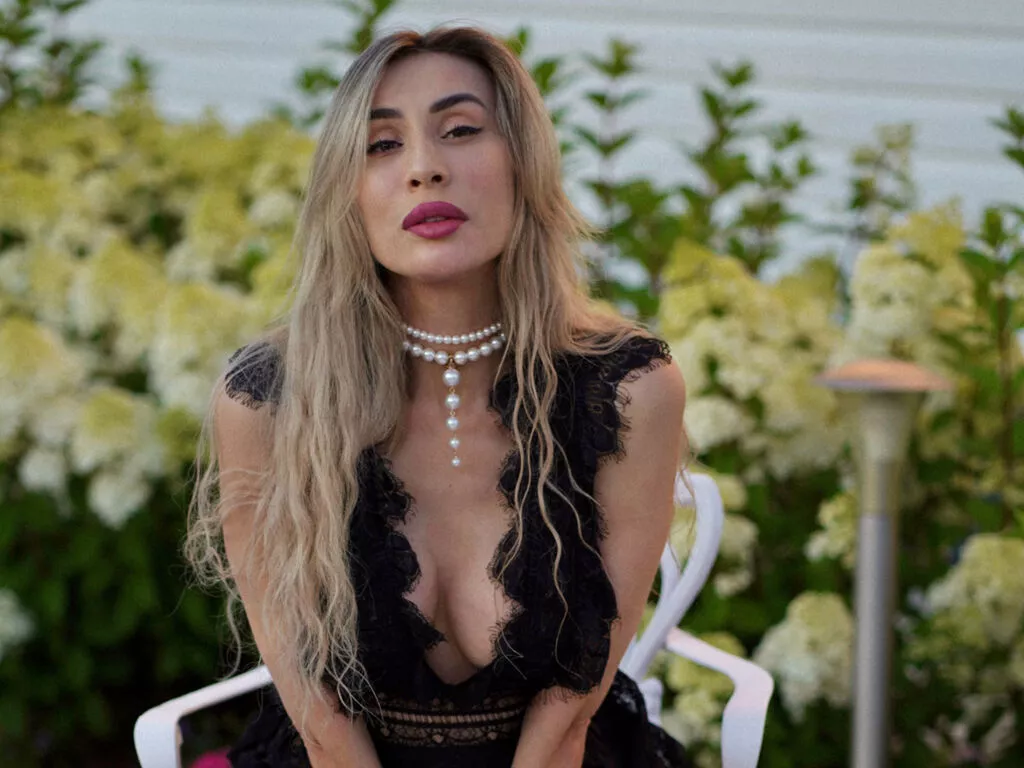 LiveJasmin MicaSmil is Private MicaSmil — my subtle soul loves honest and sincere people! Be honest and generous with me