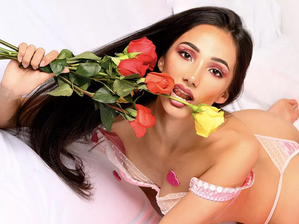 LiveJasmin SarahThomsoon is Freechat SarahThomsoon — Masturbate with my toy very deep, I will give you a deep and juicy blowjob, I love feeling your semen in my mouth. Do you like to follow commants? I am very naughty, I love to give u instructions to jerk ur dick and eat your cum. I want to feel ur...