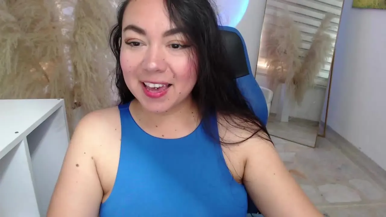 Freechat Aaliyah_cute on Streamray