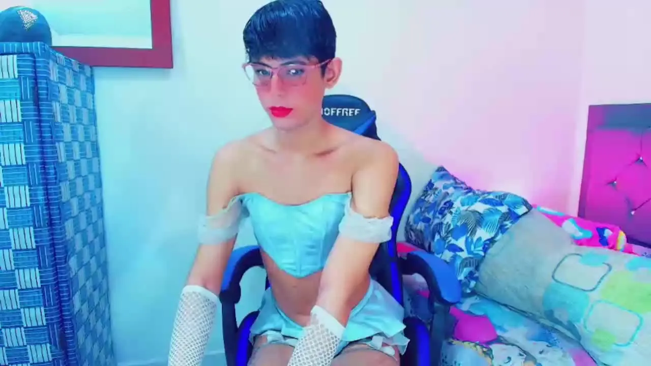 Offline aidaathhTS on Streamray