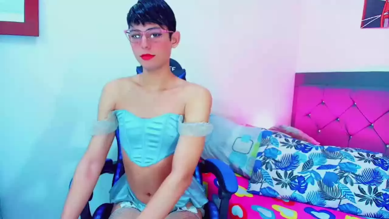 Offline aidaathhTS on Streamray