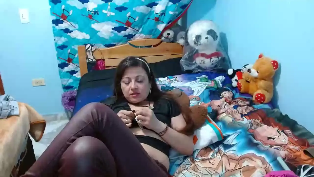 Offline AnieHorny on Streamray